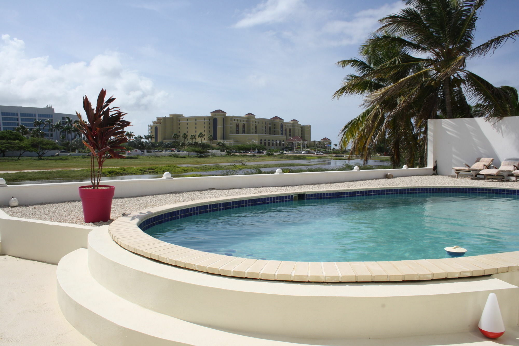 Karibu Aruba Boutique Hotel Палм Бич Экстерьер фото